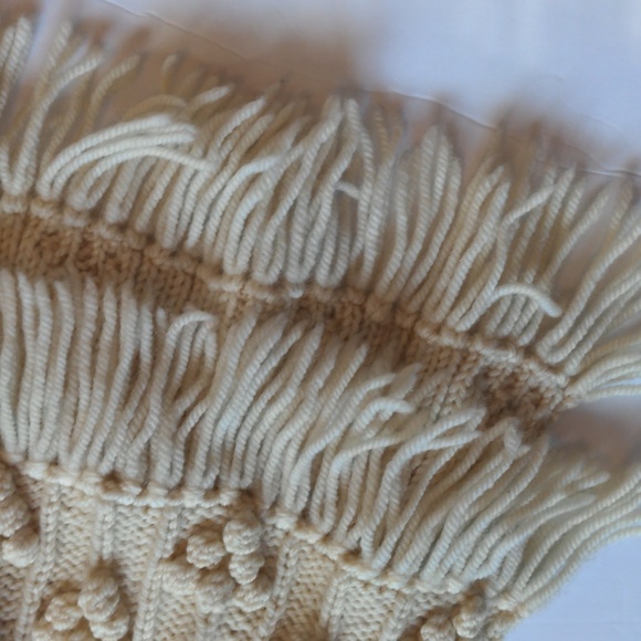 Carraigdonn Handknit Ireland 100% Pure Wool Cream Bauble Fringe Boho Scarf - Picture 3 of 5